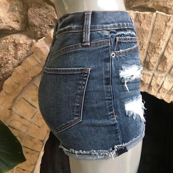 NEW Mudd High Rise Shortie Distressed Cuffed Shorts Junior's Size 5 NWT $38 - Picture 2 of 8